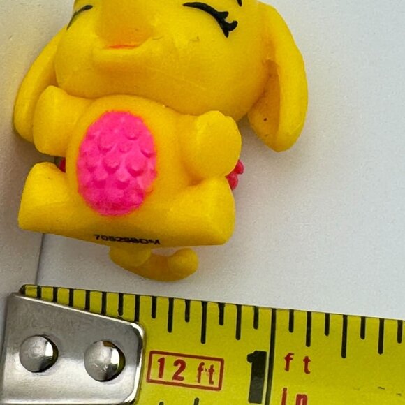 Hatchimals Colleggtibles Season 1 Yellow Elefly Elephant Figure Pink Wings 1.5" - Picture 4 of 8